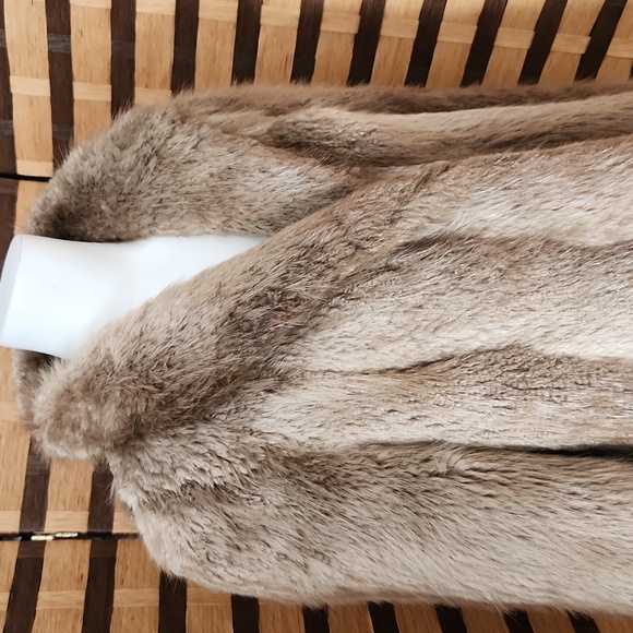 Beaver fur coat lined - Picture 11 of 16